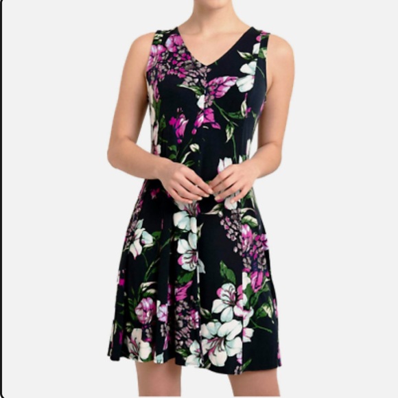 Premise Dresses & Skirts - NWT Premise sleeveless Hibiscus Floral dress with a v- neck 95% Rayon 5% Spandex